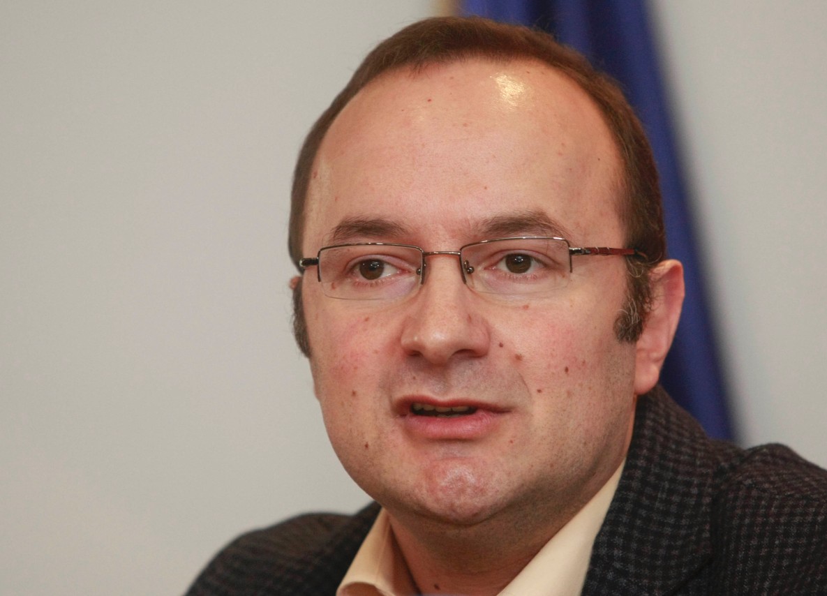 dr Vladimir Pavićević
11/03/2015